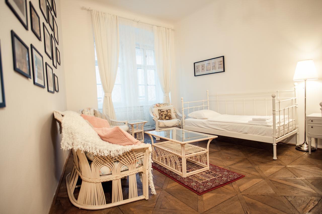 Apartment Astronomical Clock Praha Bagian luar foto